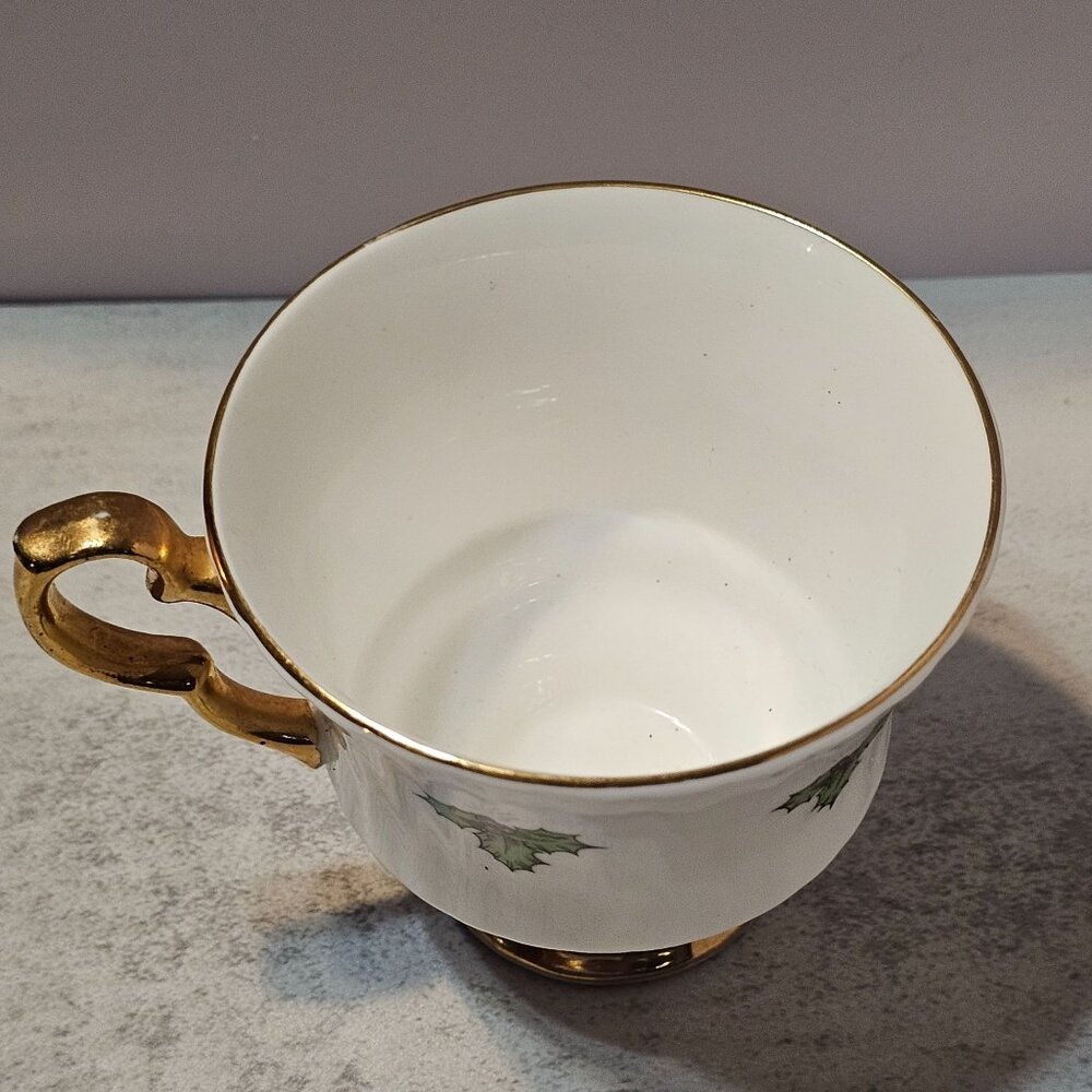 Vintage Poinsettia Teacup Royal Windsor Fine Bone China England - Picture 5 of 8